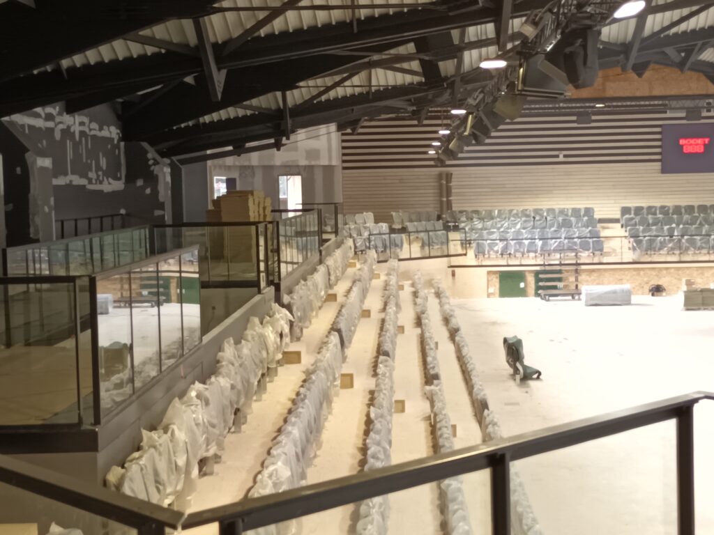 Bineau Plaquistes PLAQUISTE ANGERS Patinoire 3